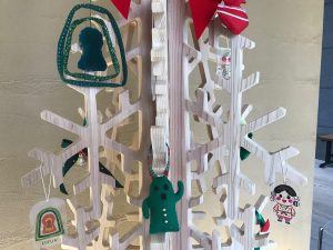 前方後円墳や埴輪や土器がクリスマスモードに