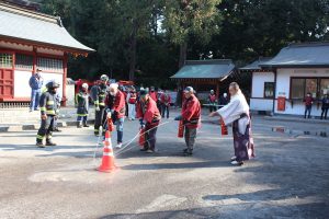 消火器使用訓練の様子の写真